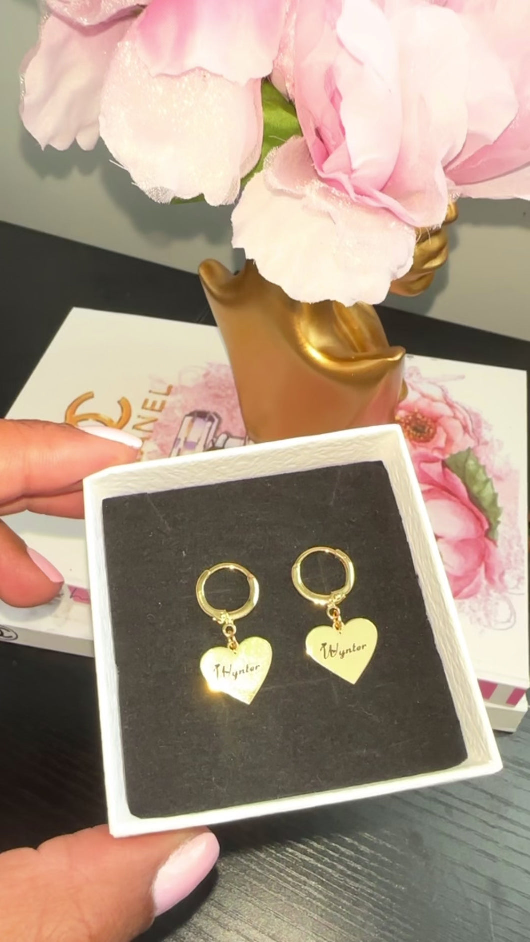 Drop heart name earrings